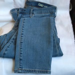 NWOT Gap Jeans—size 32r